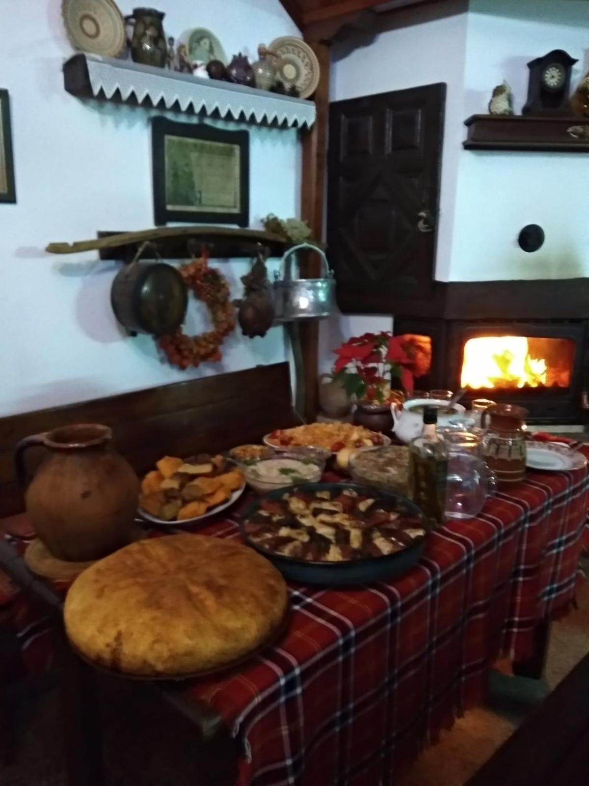 Staroto Shkolo House - Rooms For Guests Subotkovtsi Dış mekan fotoğraf