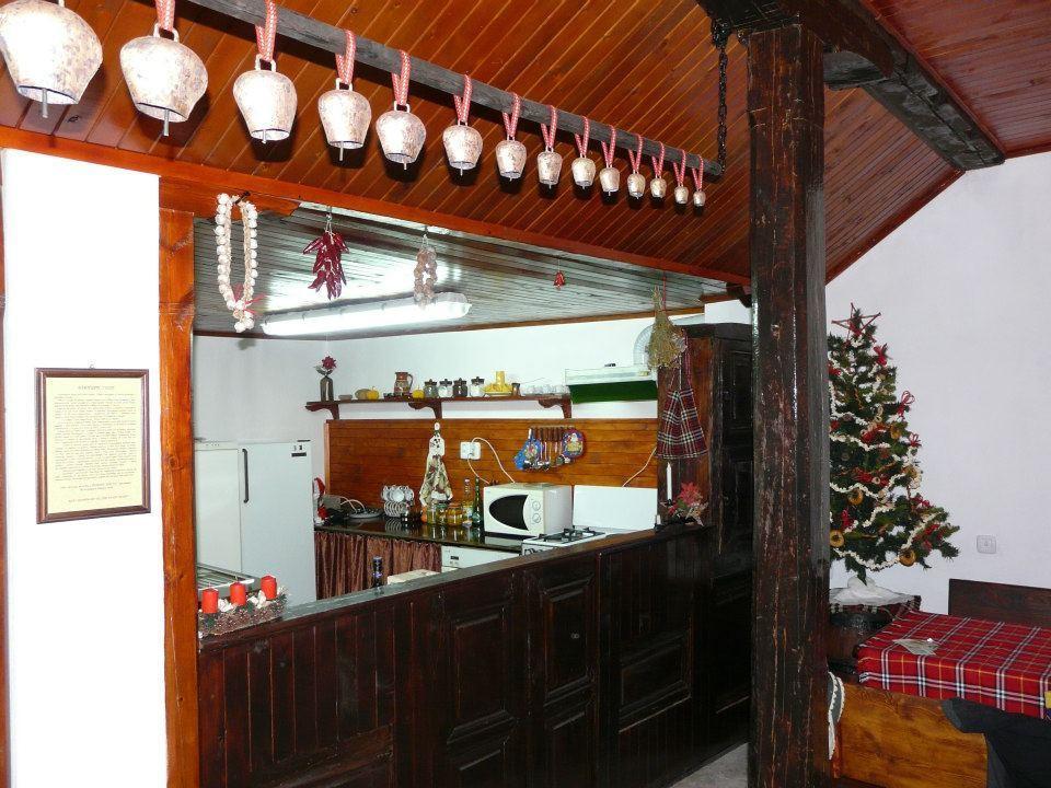 Staroto Shkolo House - Rooms For Guests Subotkovtsi Dış mekan fotoğraf