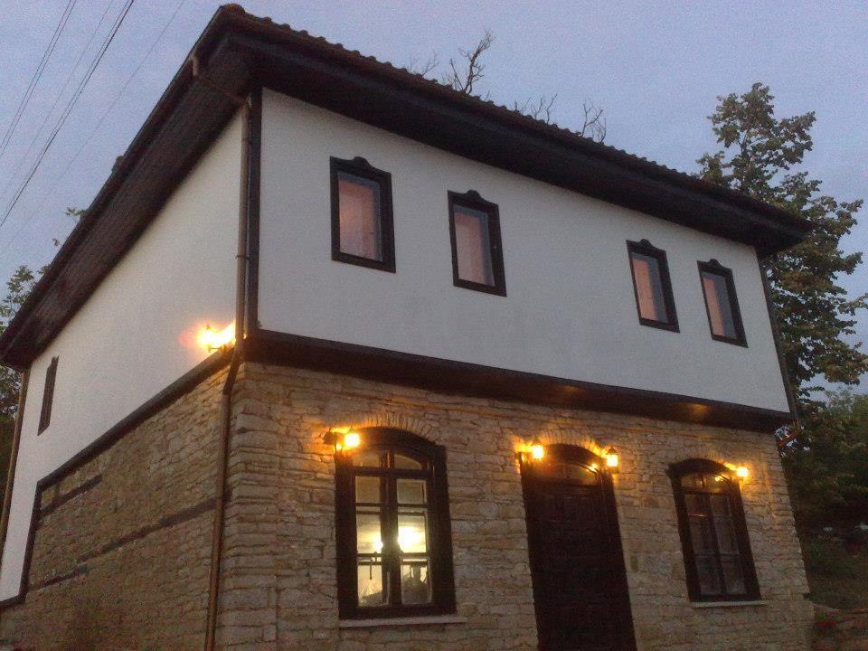 Staroto Shkolo House - Rooms For Guests Subotkovtsi Dış mekan fotoğraf